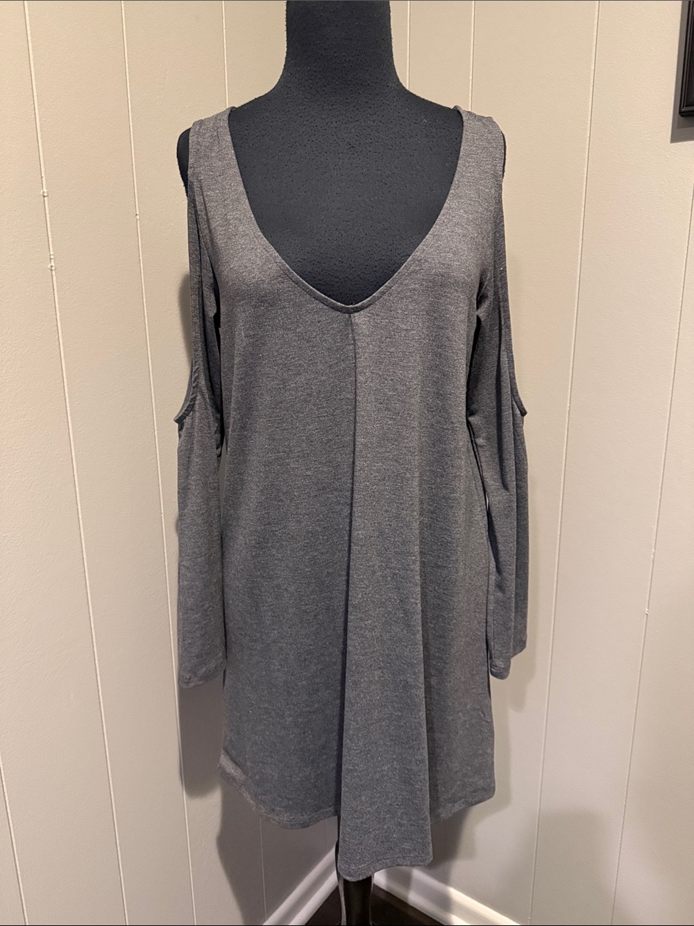 Tobi Women’s Small Charcoal Cold-Shoulder V-Neck Long Sleeve Dress
